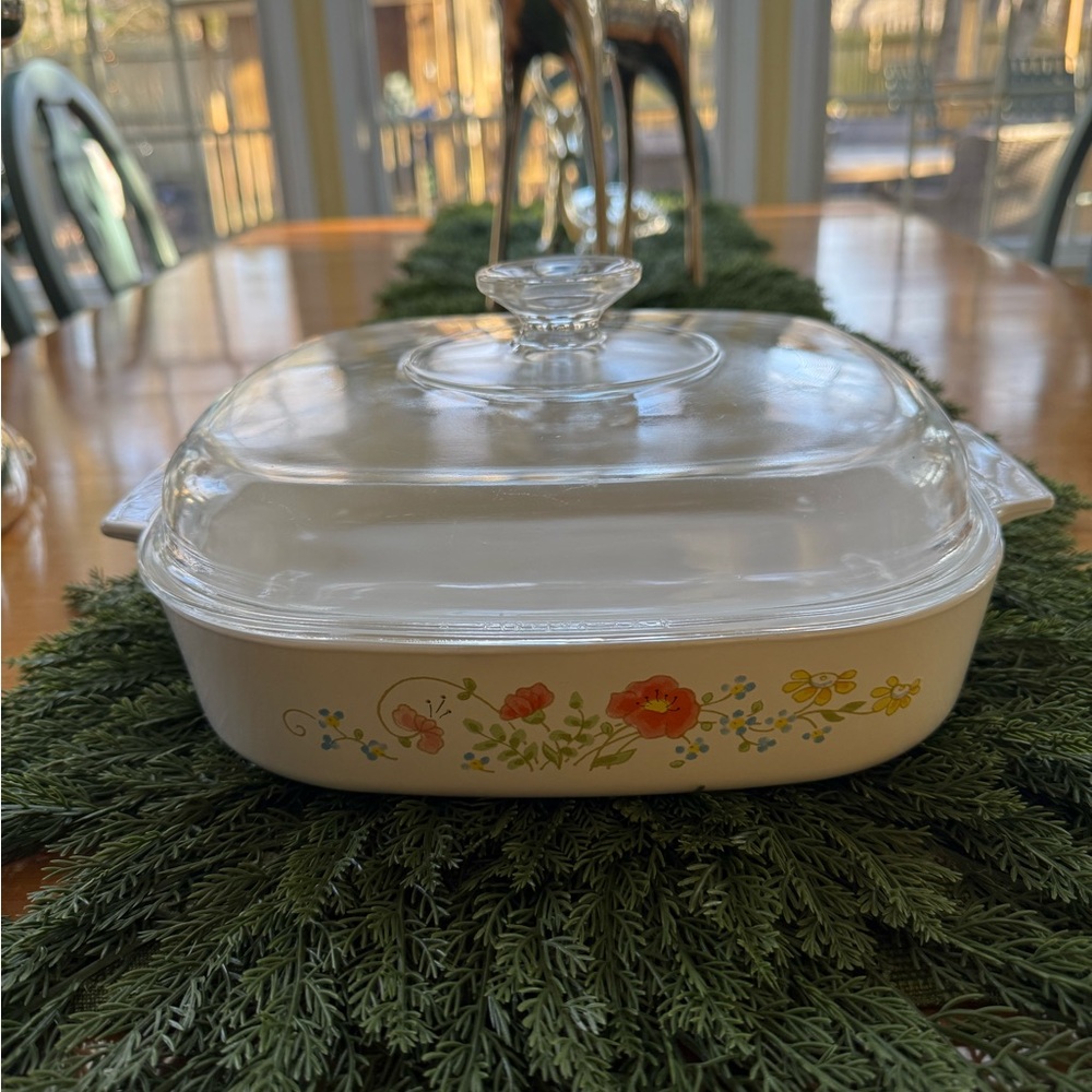 Corning Ware 2.5 Quart Casserole Dish
Wildflower Pattern